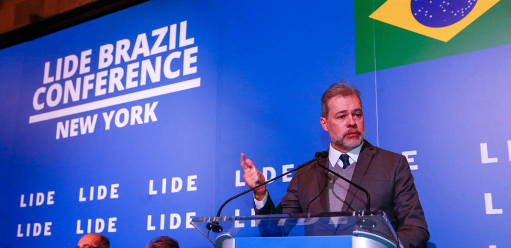 Foto mostra Dias Toffoli na Lide Brazil Conference