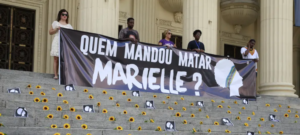 Faixa com o escrito "Quem mandou matar Marielle?"