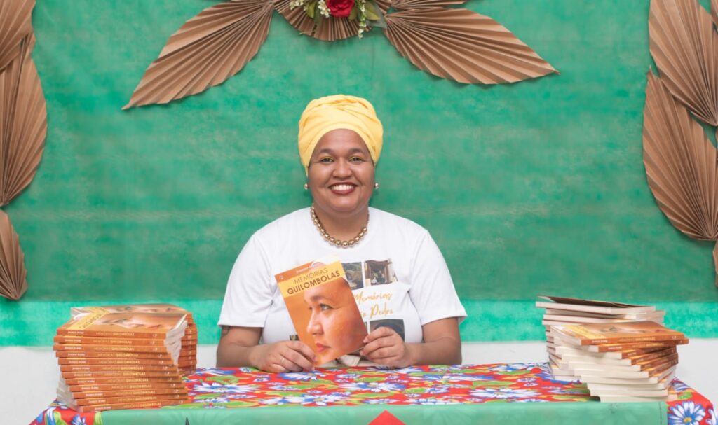 mulher negra segura livro