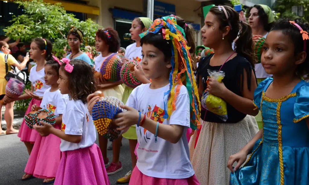 crianças no carnaval