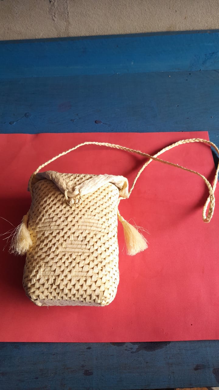 Artesãs indígenas mostram como seu ofício preserva cultura e natureza