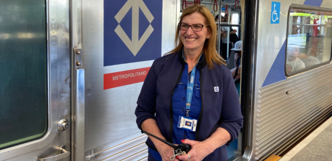Conheça a primeira mulher a operar trens no metrô de SP: 