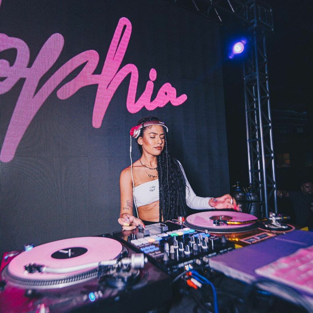DJ Sophia
